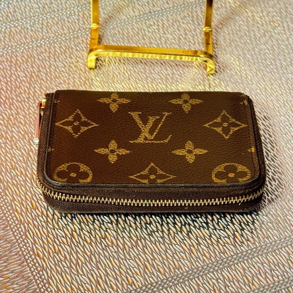 Louis Vuitton Card holder Zipper round Monogram wallet - Picture 4 of 15